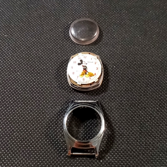 RARE Vintage 1947 Childrens Ingersoll "Mickey Mouse" Watch (Non-Working) - Picture 5 of 6
